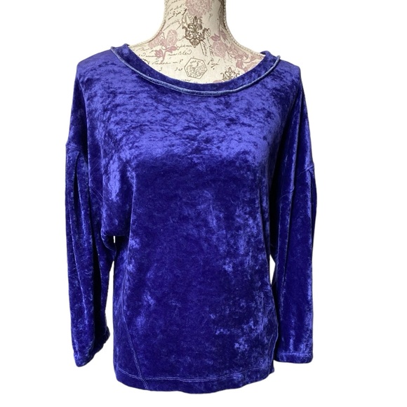 Authentic We The Free Sweater - Picture 5 of 10